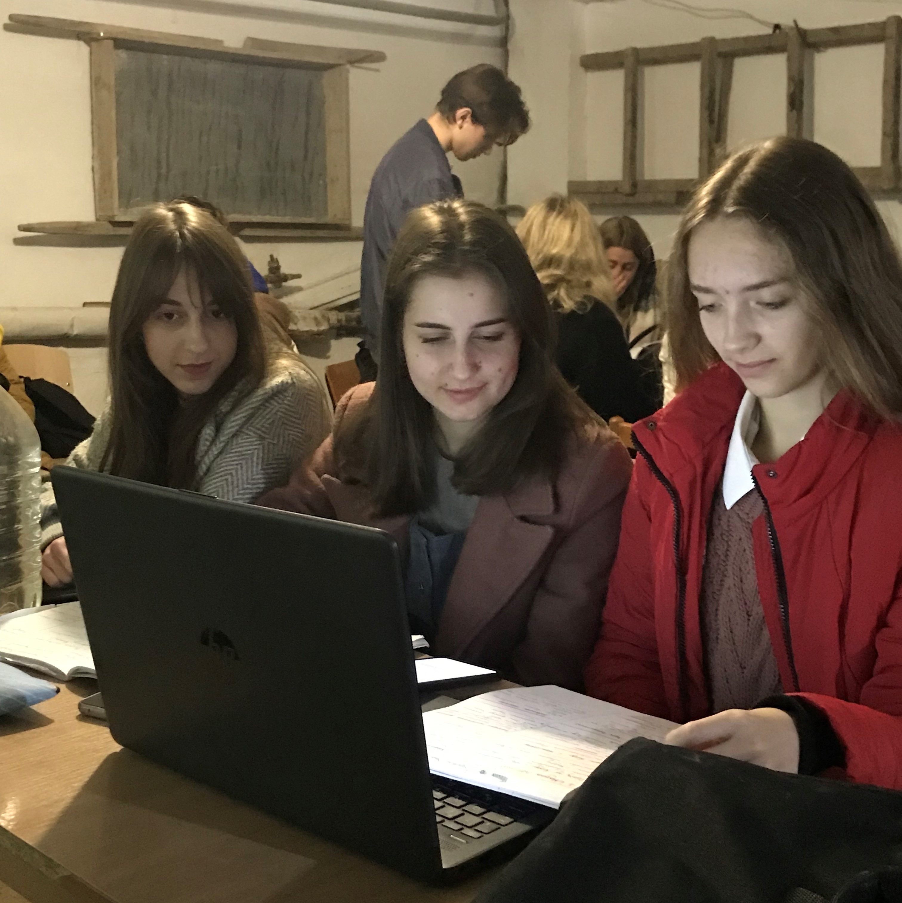 Навіть сирена не стає перешкодою навчанню